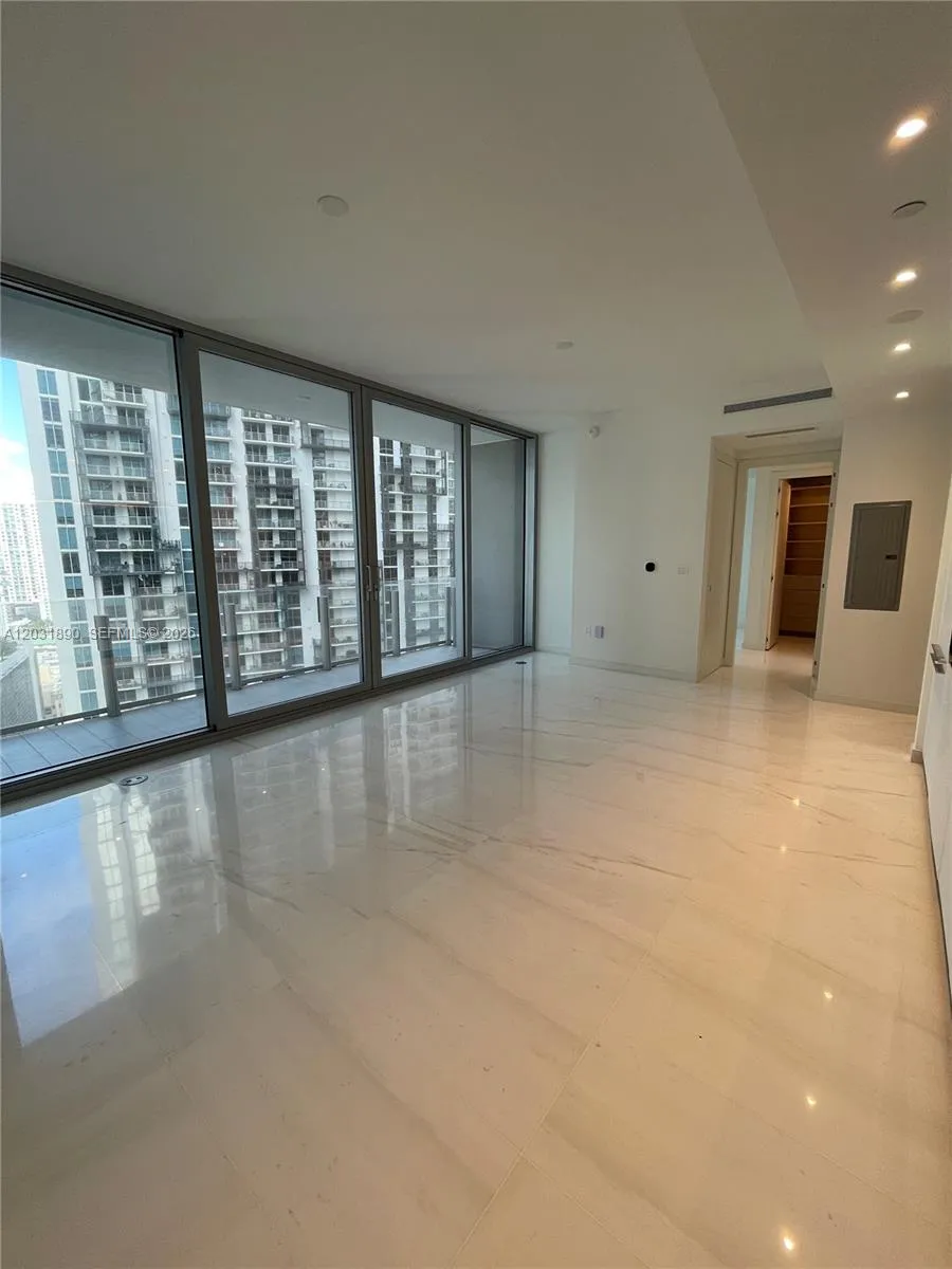 300 Biscayne Blvd Way #2008 Miami, FL 33131
