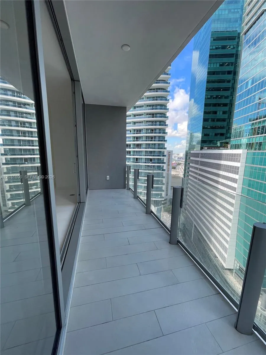 300 Biscayne Blvd Way #2008 Miami, FL 33131