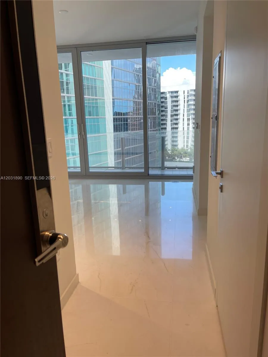 300 Biscayne Blvd Way #2008 Miami, FL 33131