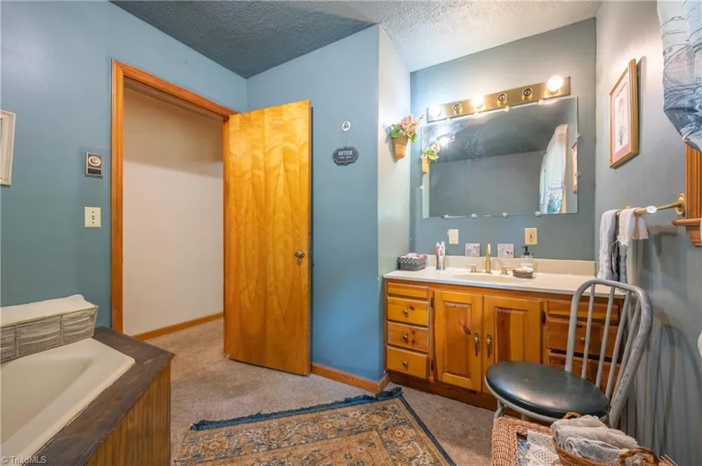 3987 Webbs Mill Road Floyd, VA 24149