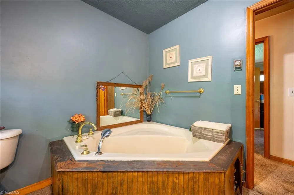 3987 Webbs Mill Road Floyd, VA 24149