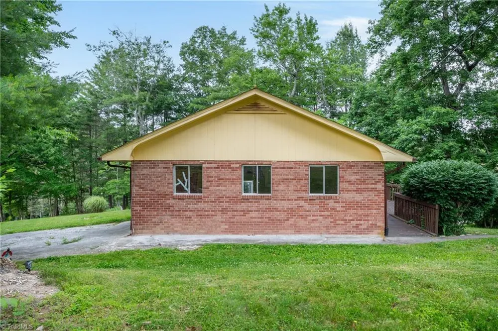 3987 Webbs Mill Road Floyd, VA 24149