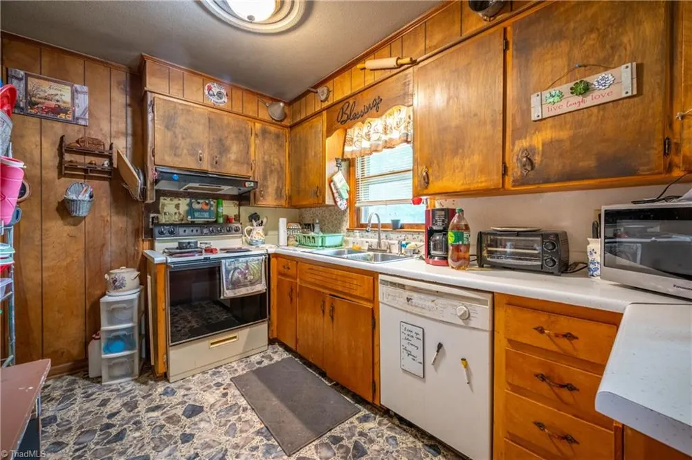 3987 Webbs Mill Road Floyd, VA 24149