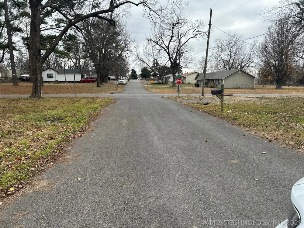 406 Creek Avenue Fort Gibson, OK 74434