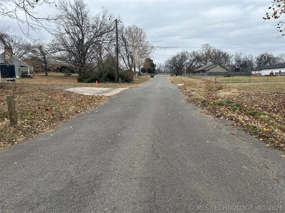 406 Creek Avenue Fort Gibson, OK 74434