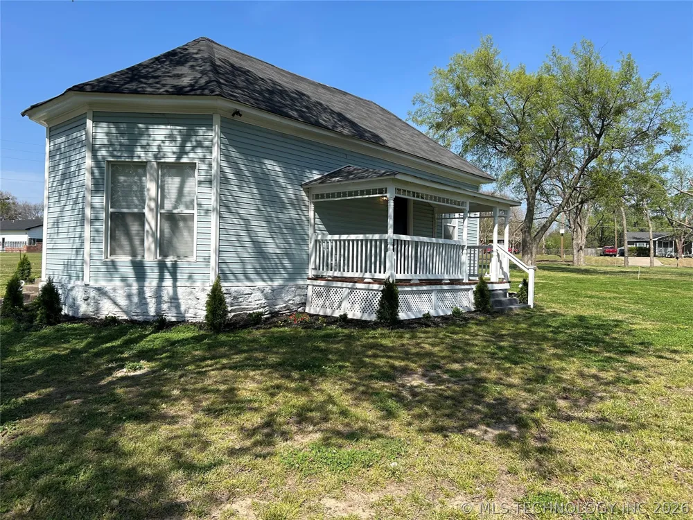406 Creek Avenue Fort Gibson, OK 74434