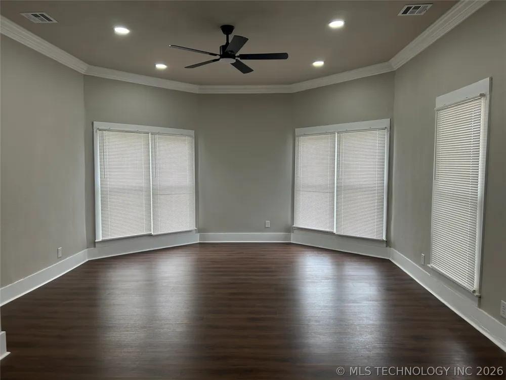 406 Creek Avenue Fort Gibson, OK 74434