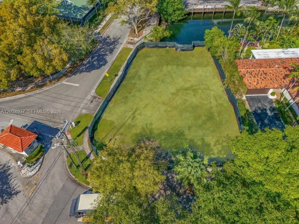 1805 Ixora Rd North Miami, FL 33181