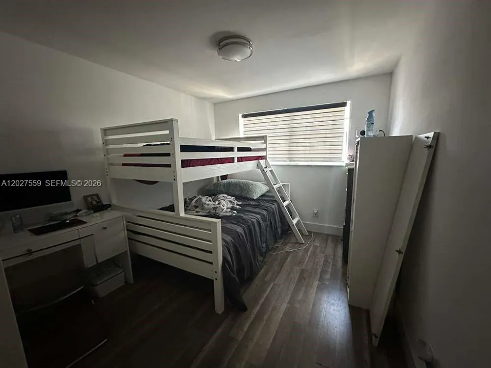 685 SW 7th Ter Dania Beach, FL 33004