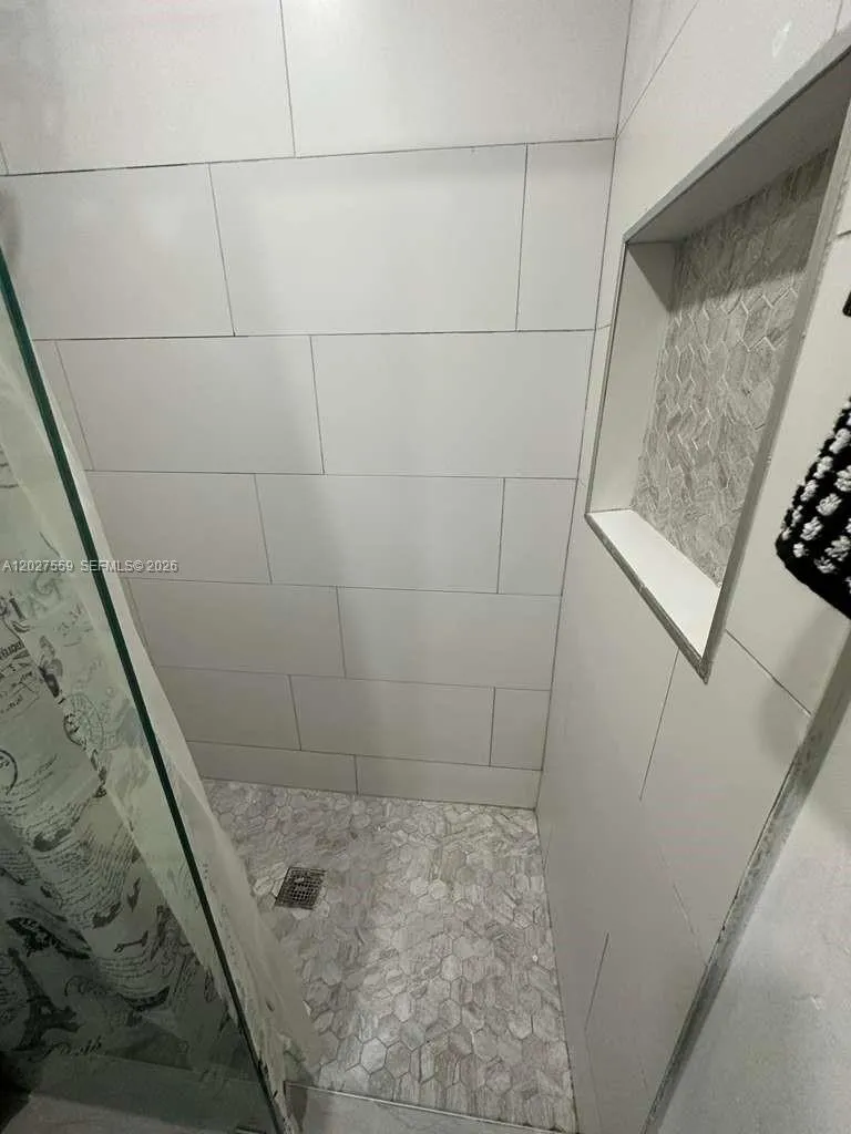 685 SW 7th Ter Dania Beach, FL 33004