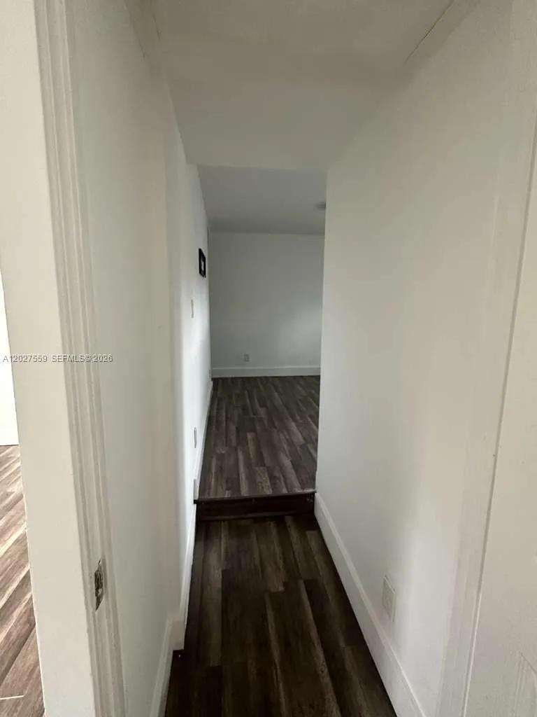 685 SW 7th Ter Dania Beach, FL 33004