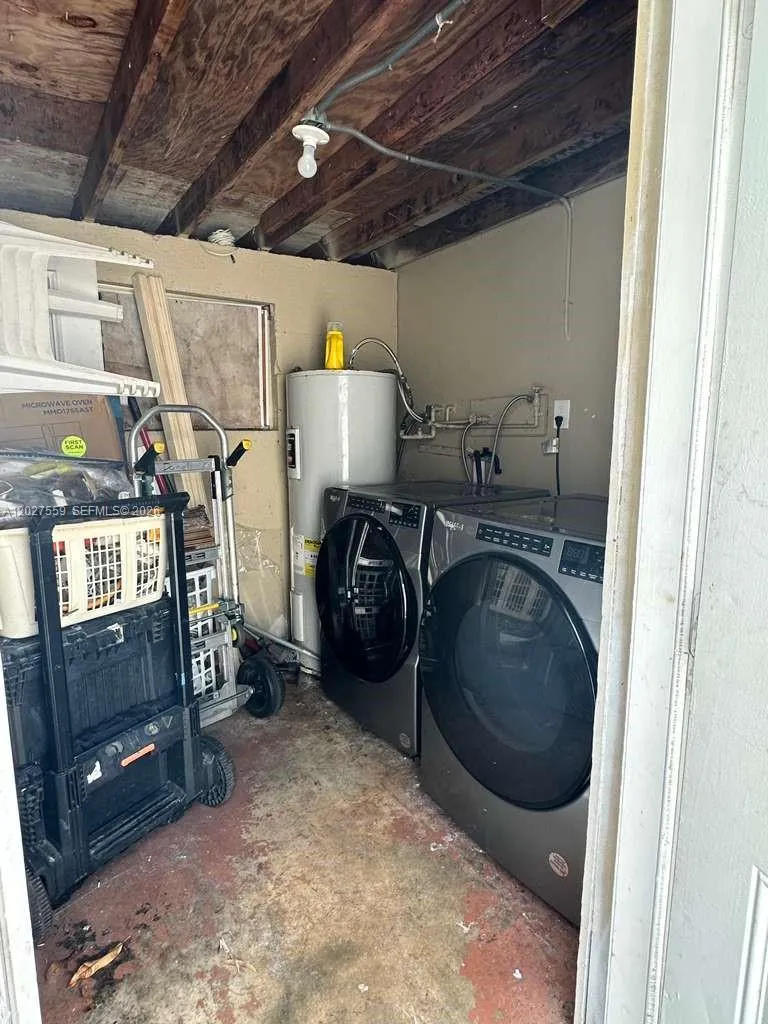 685 SW 7th Ter Dania Beach, FL 33004