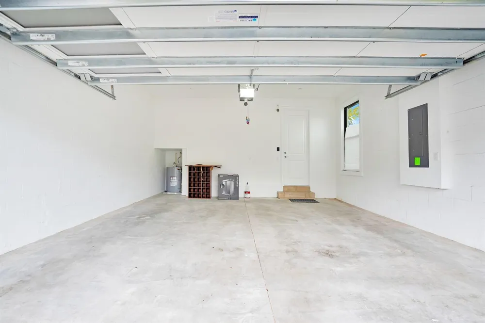 8358 NW 7th Place Plantation, FL 33324