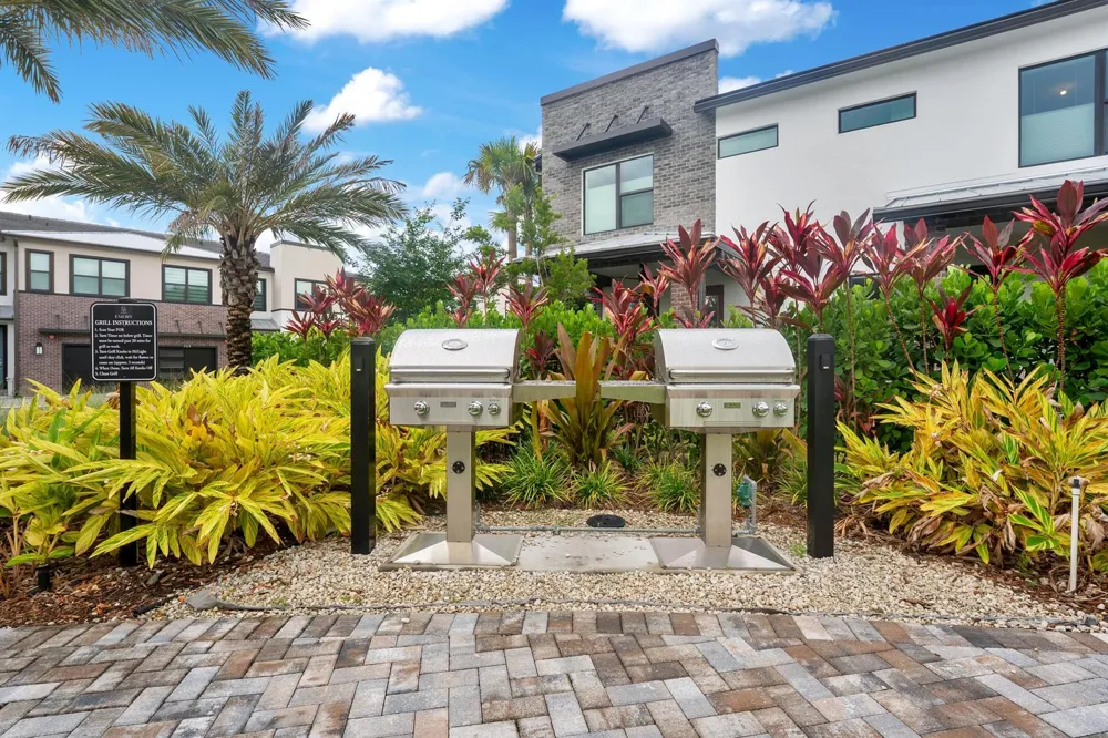 8358 NW 7th Place Plantation, FL 33324