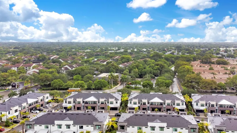 8358 NW 7th Place Plantation, FL 33324
