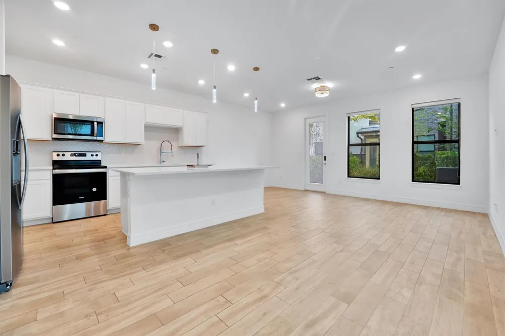 8358 NW 7th Place Plantation, FL 33324