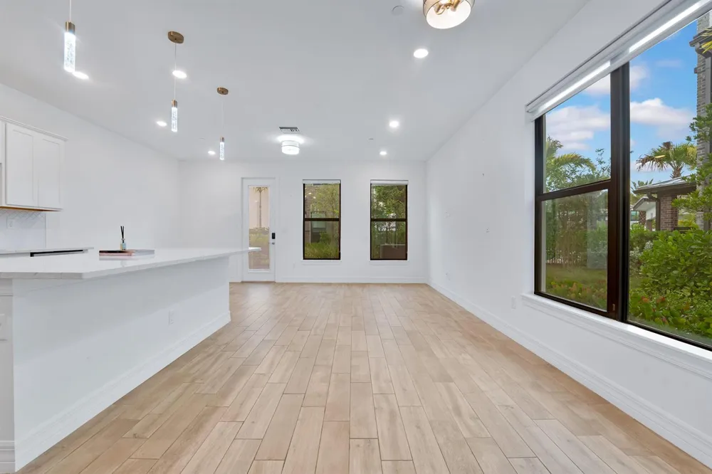 8358 NW 7th Place Plantation, FL 33324