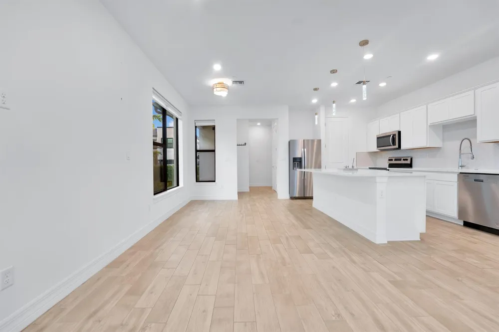 8358 NW 7th Place Plantation, FL 33324
