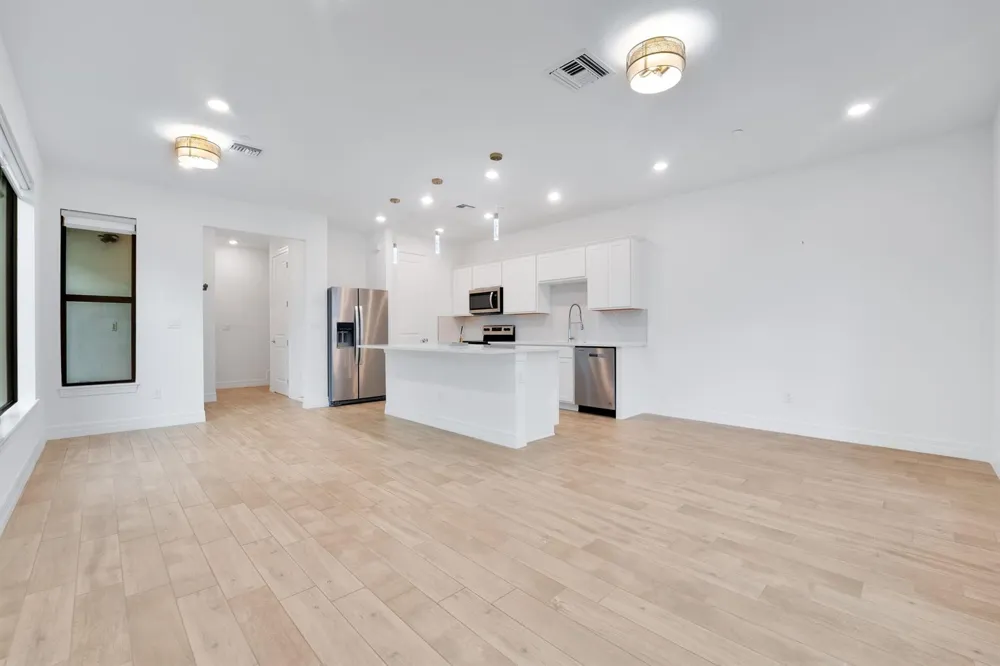 8358 NW 7th Place Plantation, FL 33324