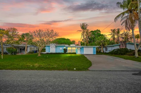 1919 Mimosa Avenue