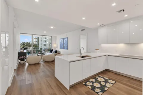 220 Lake Shore Drive #715