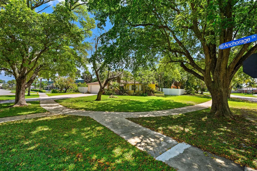 844 Anchorage Drive North Palm Beach, FL 33408