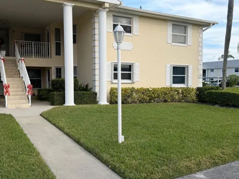 670 E Lake Jasmine Circle #106