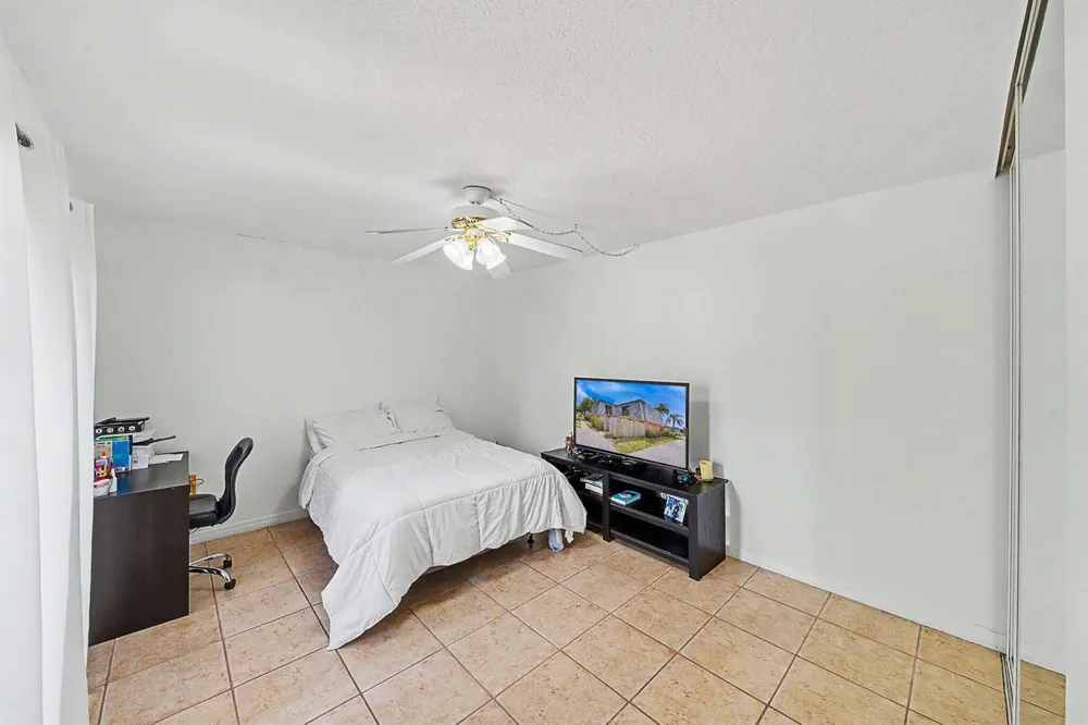 149 Lake Arbor Drive Palm Springs, FL 33461