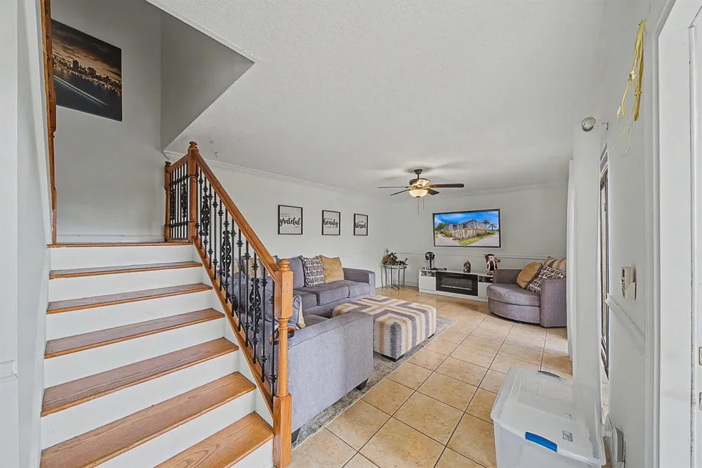 149 Lake Arbor Drive Palm Springs, FL 33461