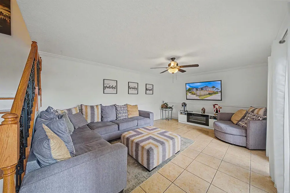 149 Lake Arbor Drive Palm Springs, FL 33461