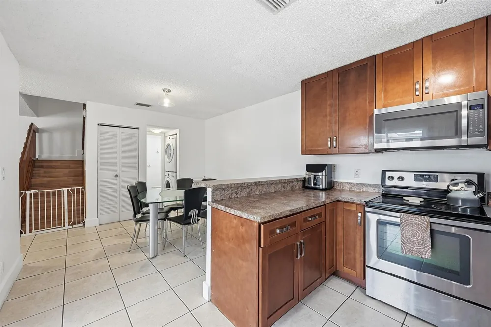2498 NW 99th Avenue Coral Springs, FL 33065