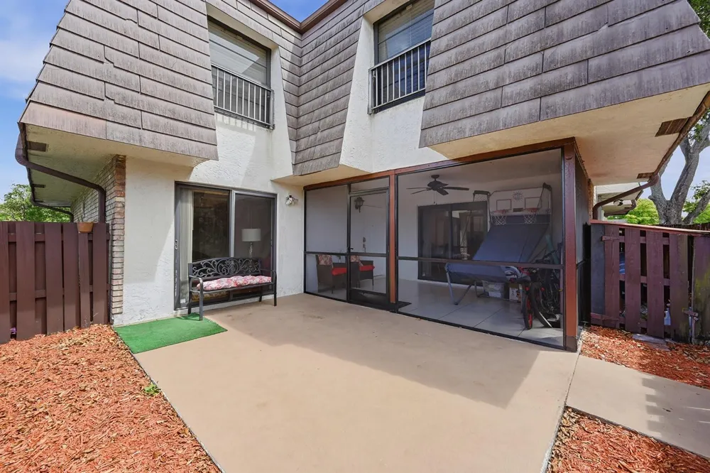 2498 NW 99th Avenue Coral Springs, FL 33065