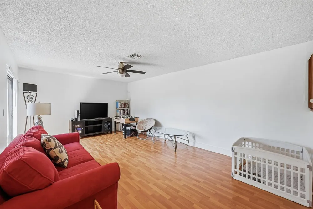 2498 NW 99th Avenue Coral Springs, FL 33065