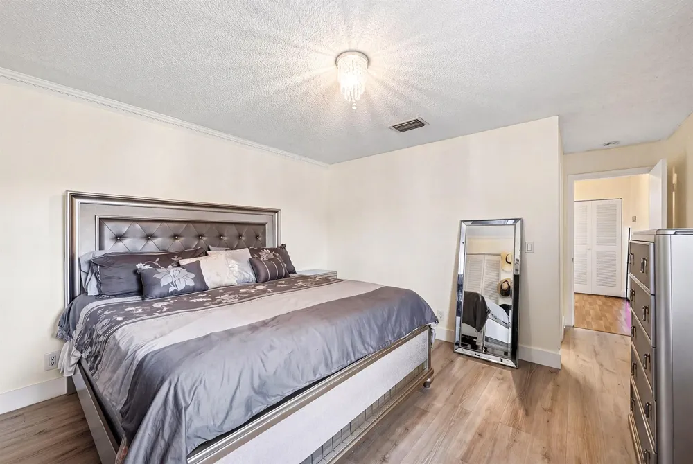 2498 NW 99th Avenue Coral Springs, FL 33065