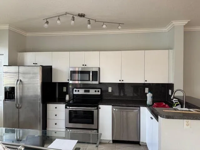 4032 NW 92nd Avenue #4032 Sunrise, FL 33351