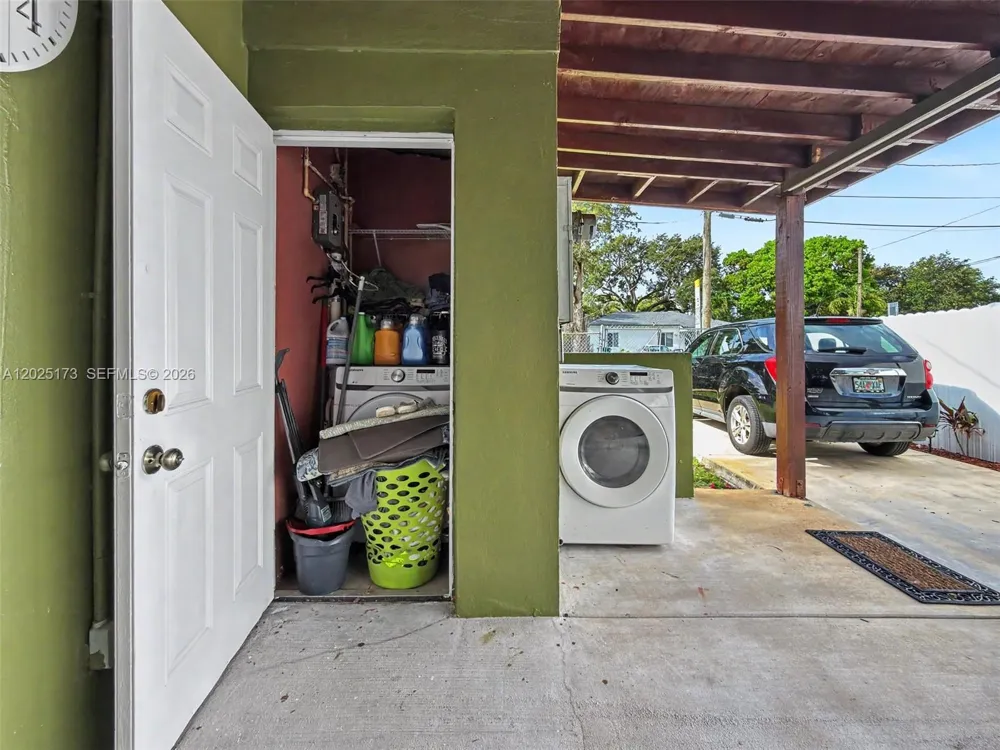 1901 NW 153rd St Miami Gardens, FL 33054