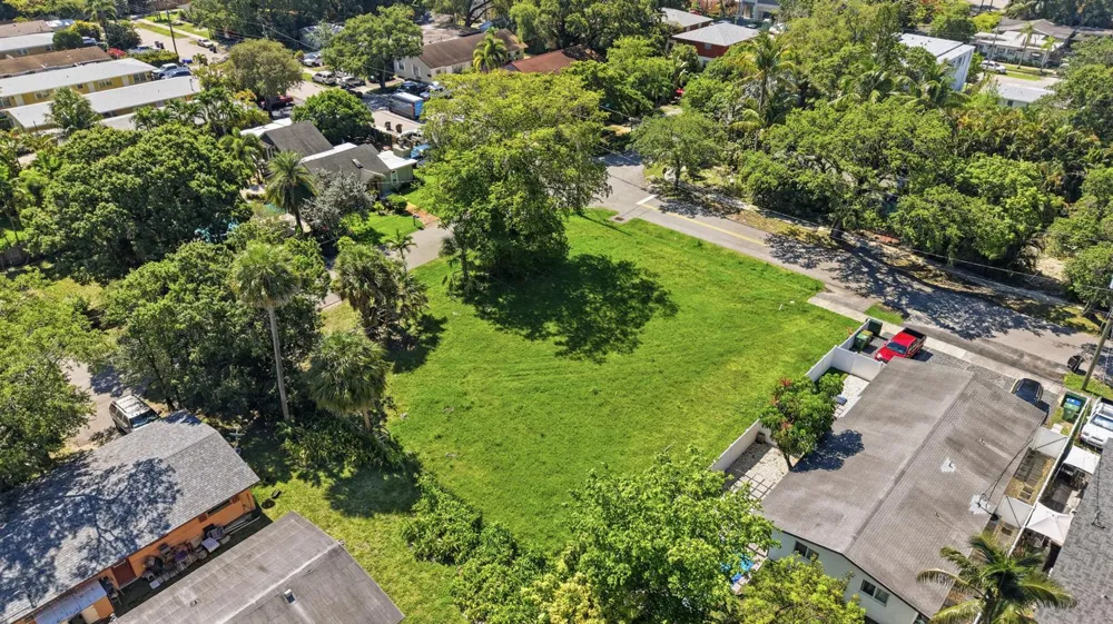 2009 SW 18th Avenue Fort Lauderdale, FL 33315