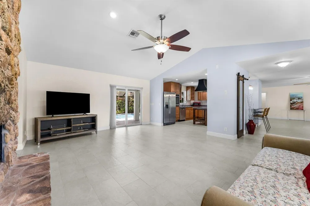 4811 Dorchester Mews Haverhill, FL 33415