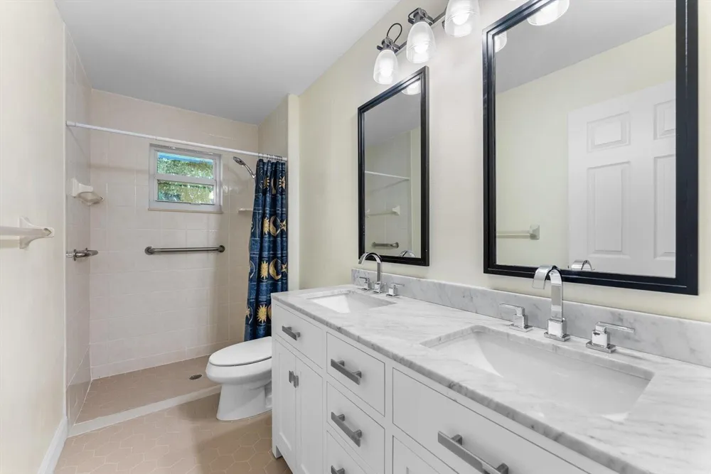 4811 Dorchester Mews Haverhill, FL 33415