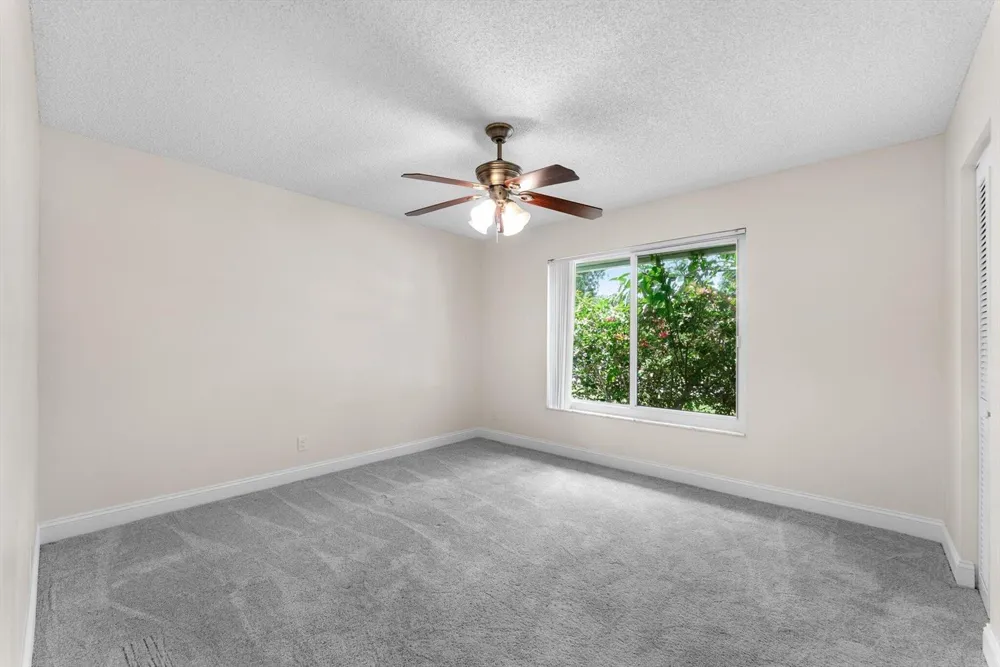 4811 Dorchester Mews Haverhill, FL 33415