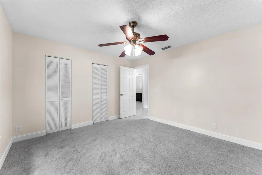 4811 Dorchester Mews Haverhill, FL 33415