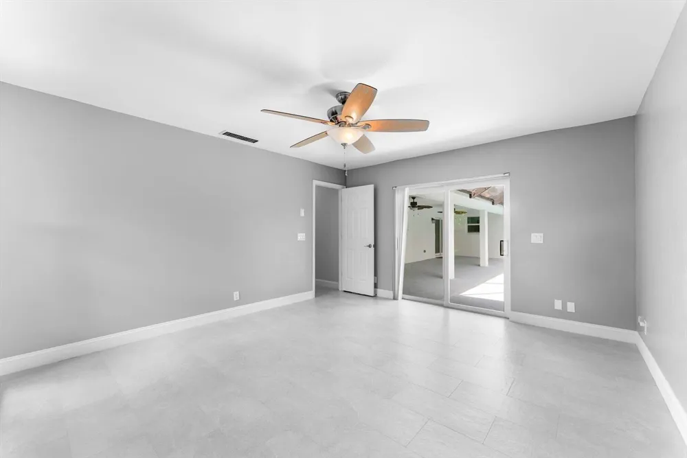 4811 Dorchester Mews Haverhill, FL 33415