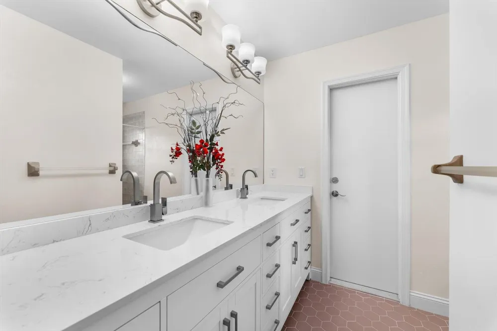 4811 Dorchester Mews Haverhill, FL 33415