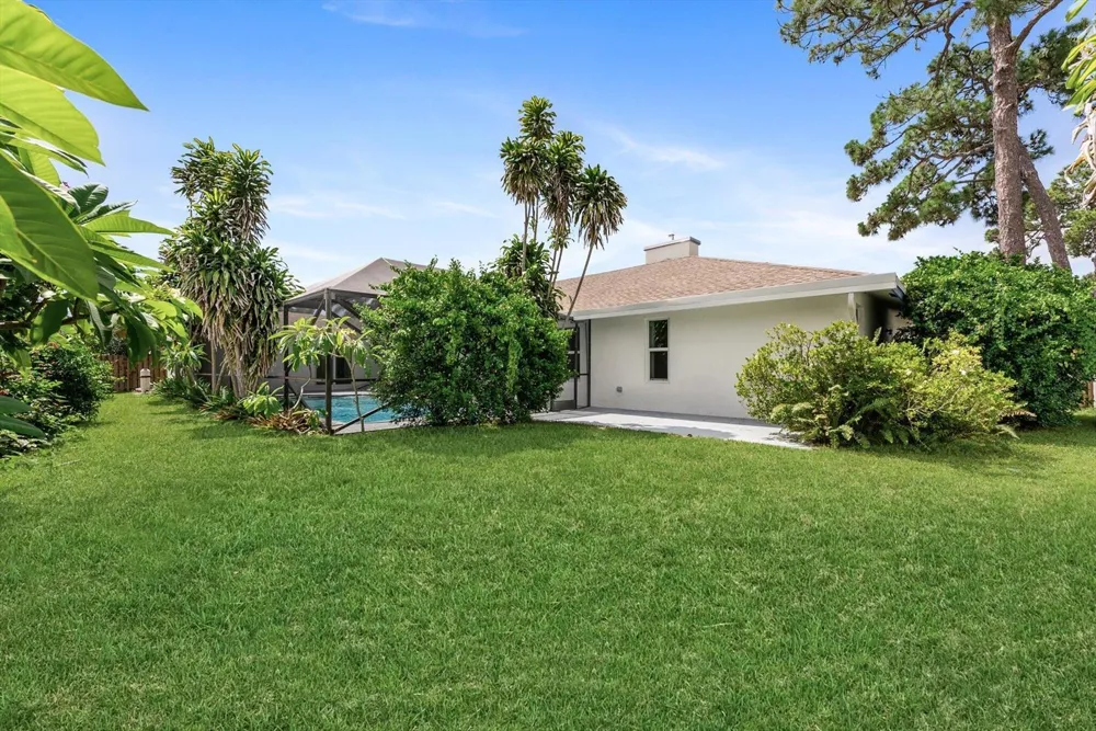 4811 Dorchester Mews Haverhill, FL 33415