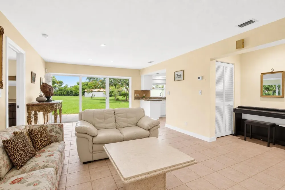 1029 Arabian Drive Loxahatchee, FL 33470