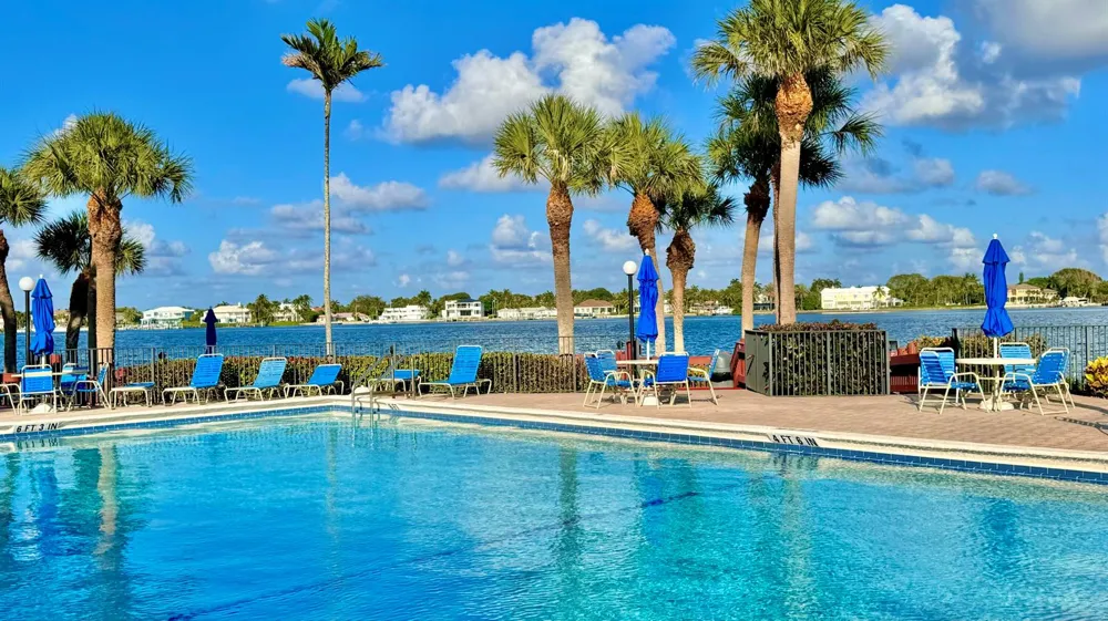 7030 Half Moon Circle #121 Hypoluxo, FL 33462