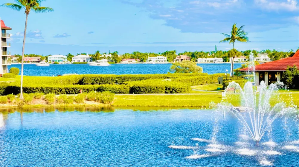 7030 Half Moon Circle #121 Hypoluxo, FL 33462