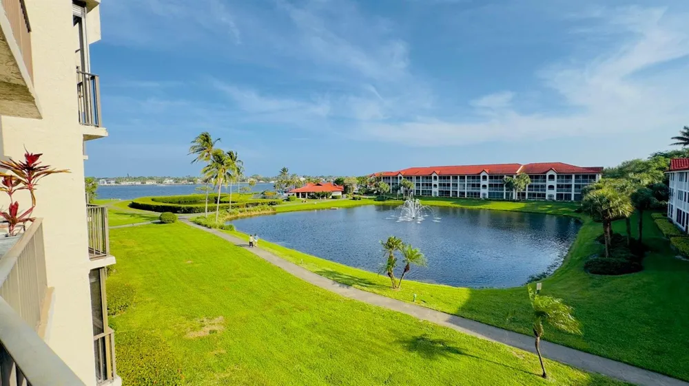 7030 Half Moon Circle #121 Hypoluxo, FL 33462
