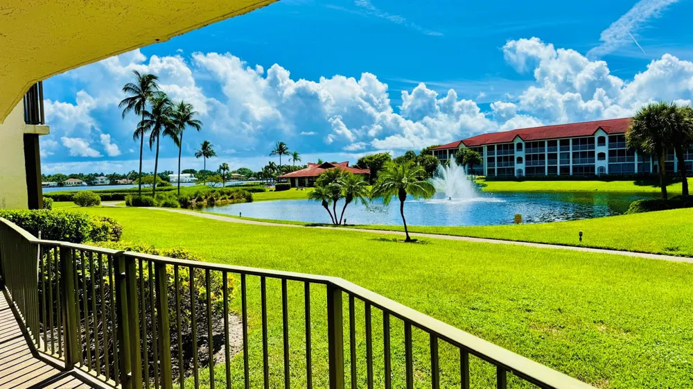 7030 Half Moon Circle #121 Hypoluxo, FL 33462