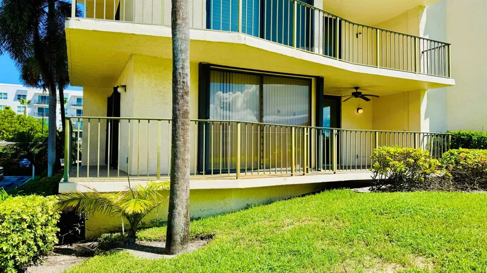 7030 Half Moon Circle #121 Hypoluxo, FL 33462